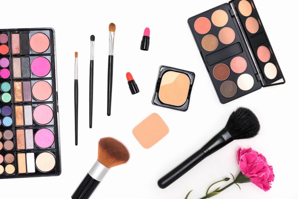 how-to-build-your-makeup-collection-aroound